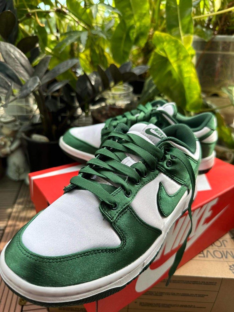 Original Nike Dunk Womens (Category: Sneakers) located in San Fernando. Submitted by authenticsph (Listing ID 1284562750, Image 2). Description: Guaranteed Authentic Nike Dunk Green Womens Size: 6.5 Once used With original box Item location: Manila.