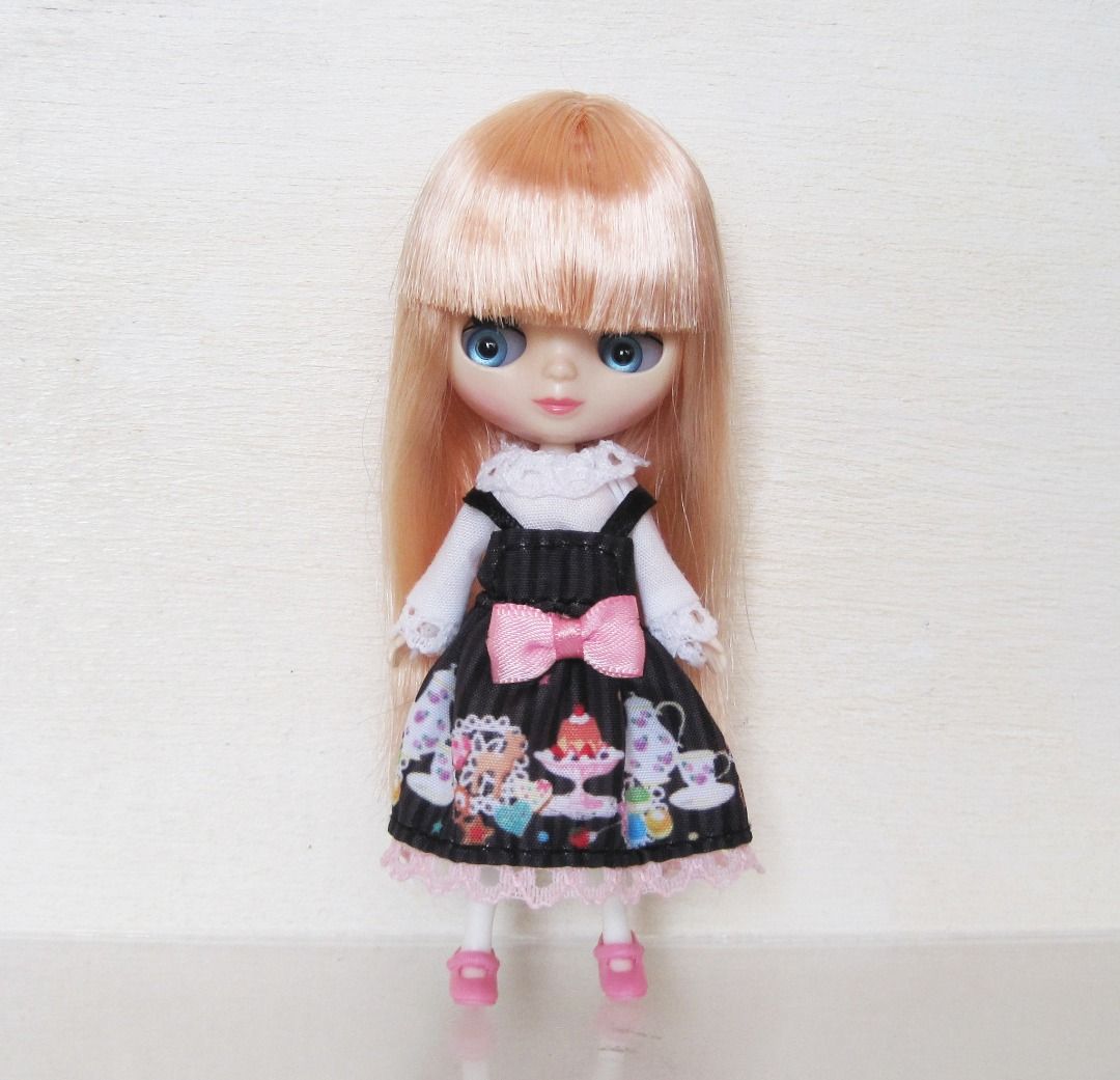 Petite Blythe Ivanka Corneille doll