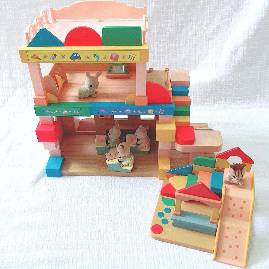 Preloved Sylvanian Families Primrose Nursery KinderGarten with box and figures