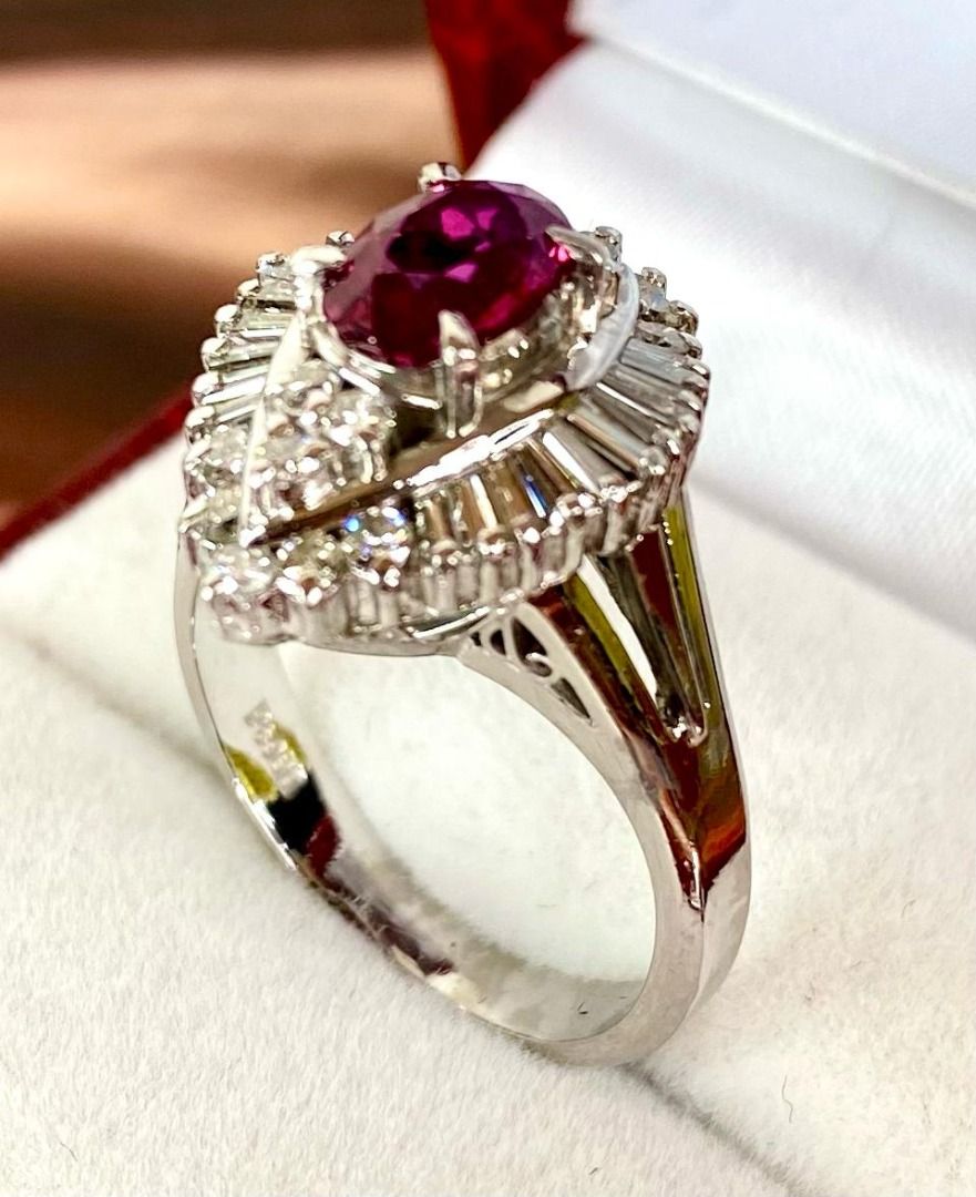 White gold ruby online