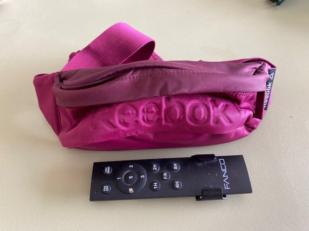 Reebok waist hot sale bag pink