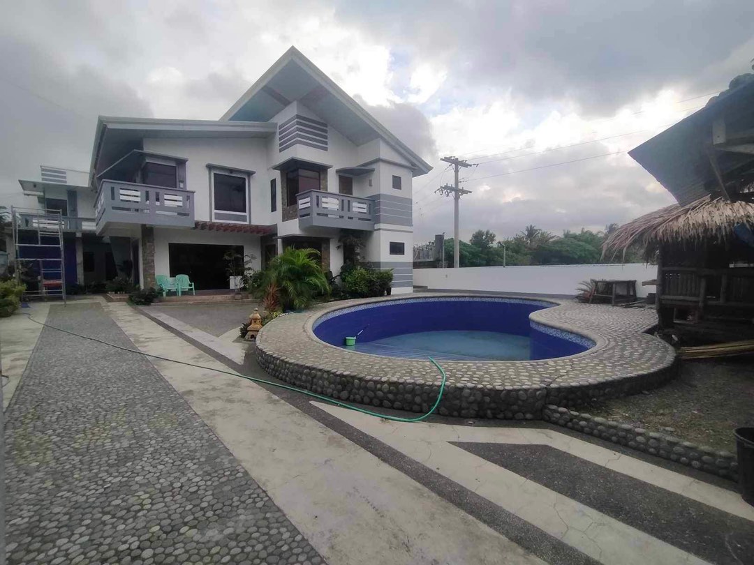 (Category: ) located in . Submitted by cheltorresrealestate (Listing ID 1284594444, Image 1). Description: .