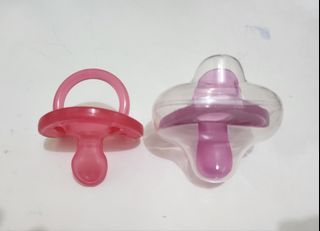 Set of 2 Pacifiers Chicco Tommee Tippee