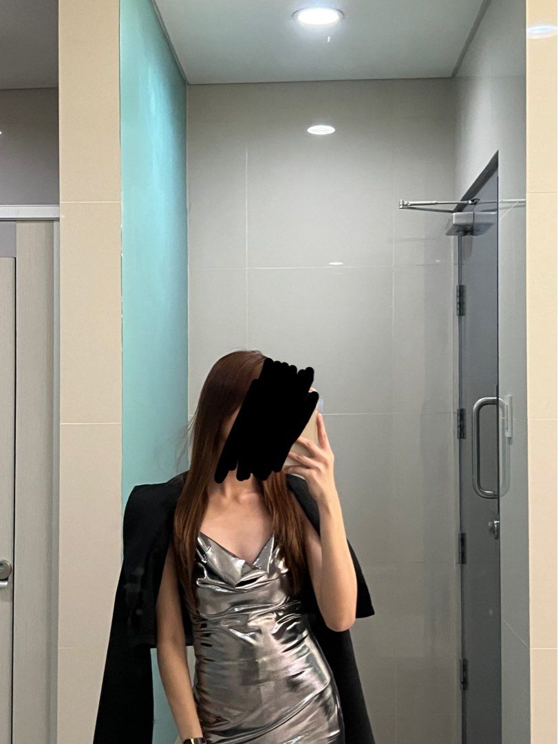shein metallic dress (Category: Evening dresses & gowns) located in Pasig City. Submitted by _heysissy (Listing ID 1284552055, Image 2). Description: very nice in actual.