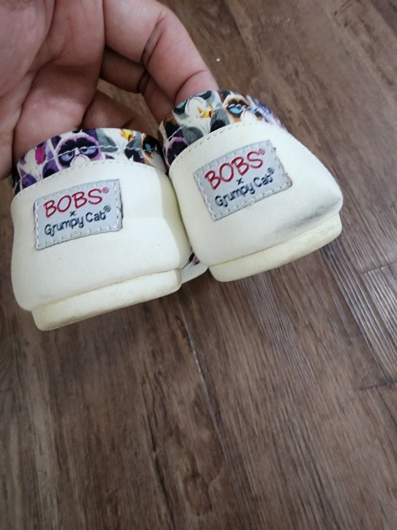 Grumpy cat bobs shoes store