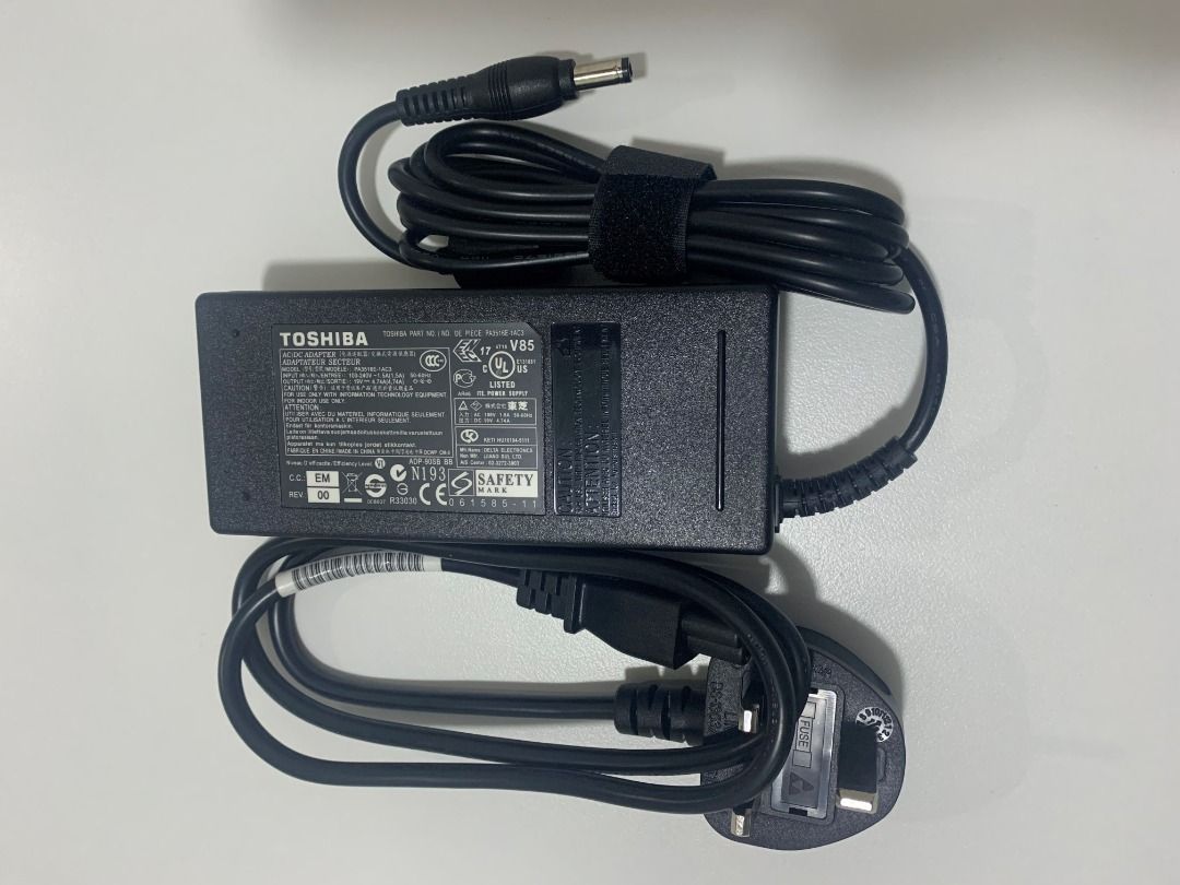 ASUS AC Adapter 100-240V 50-60Hz 1.5A, Computers & Tech, Parts &  Accessories, Chargers on Carousell