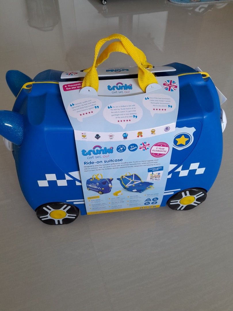 Police clearance car trunki