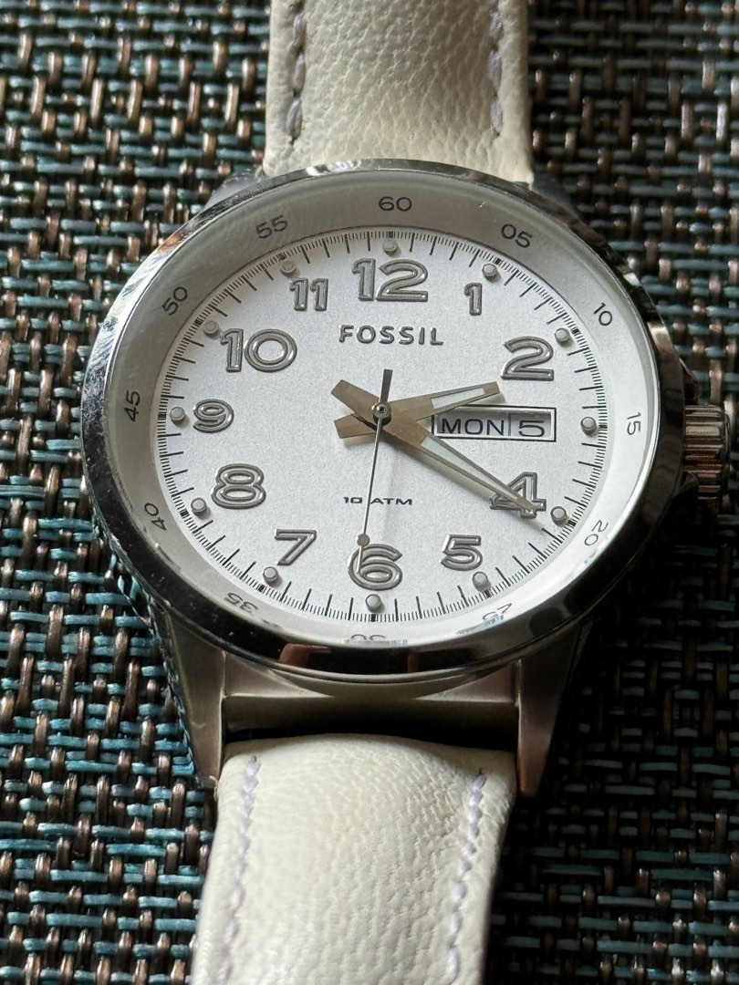 White fossil watch top