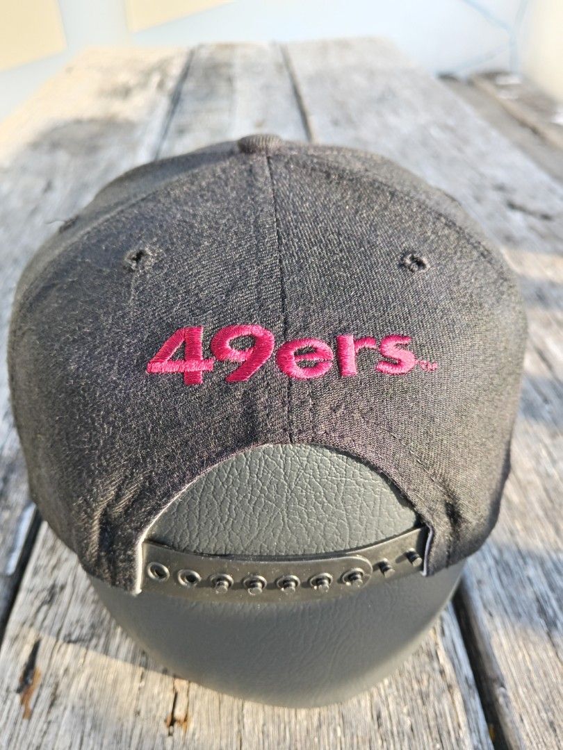 Vintage SF 49ers OG Logo cap (Category: Caps & Hats) located in Bacoor. Submitted by round2pinas (Listing ID 1284552254, Image 3). Description: Vintage New Era SF 49ers OG Logo red and and Gold stitch Issue: loose stitch sa dome (pagtahi niyo na lng) and hairline sa female snap.