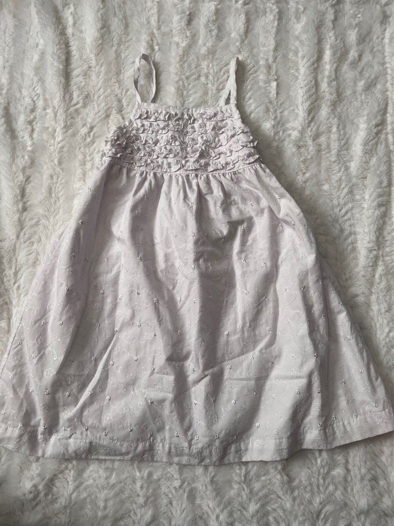 White dress for girls (Category: Babies & Kids Fashion) located in Cabanatuan. Submitted by rinalucia (Listing ID 1284573236, Image 1). Description: 5T on tag.