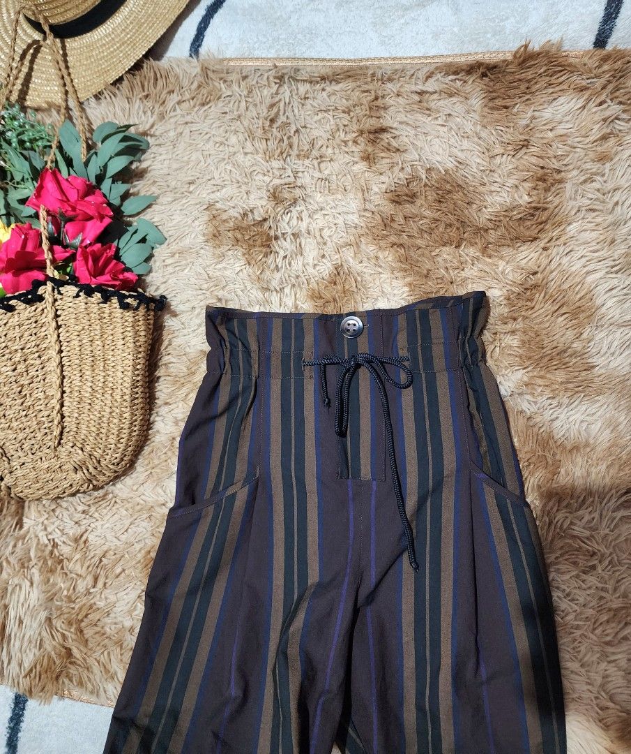 Zara trousers (Category: Other Bottoms) located in Bayombong. Submitted by nica7 (Listing ID 1284666633, Image 3). Description: s-m stretchable.