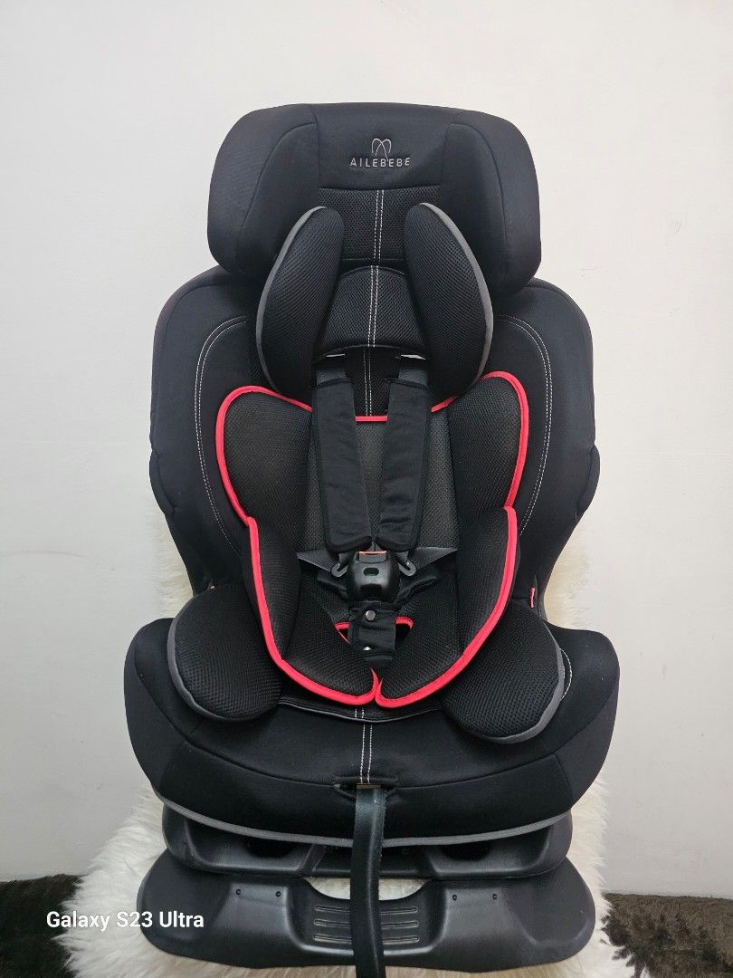 Swing out car clearance seat