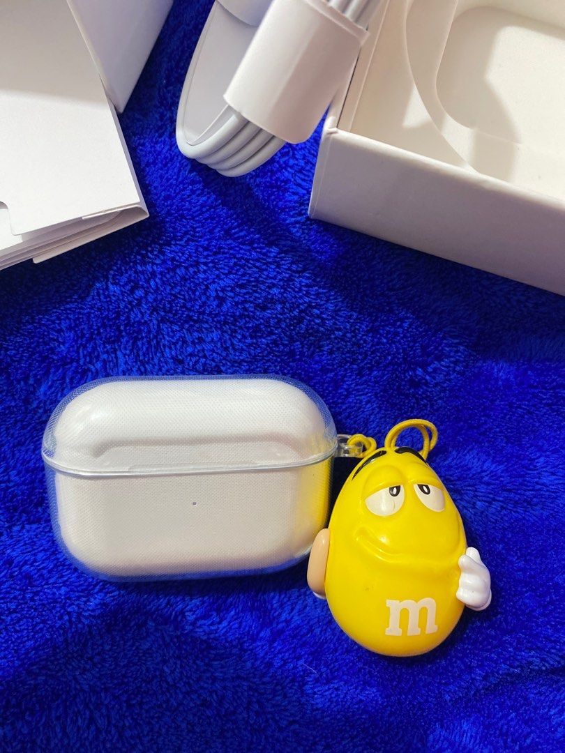 AirPods Pro 2nd Gen (Category: Earphones) located in Iligan City. Submitted by piiii_7 (Listing ID 1284942624, Image 1). Description: Original AirPods Pro 2nd Gen compatible with ios device. I already checked its authenticity online for your reference and to avoid confusion as I was selling this in low price before. You can check the photos I uploaded… Apple care+ expires on 10/25/25. Can be detected in findmy… RFS: hindi ko masyadong ginagamit… 