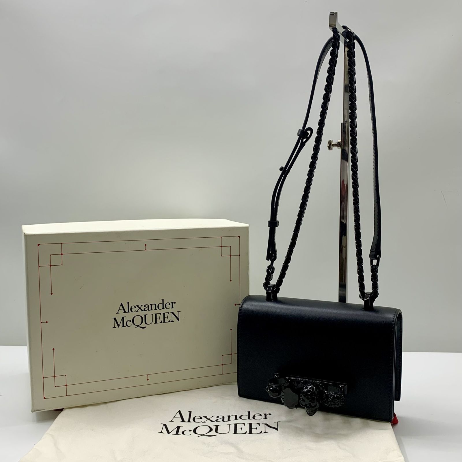 Alexander mcqueen shoulder bag top