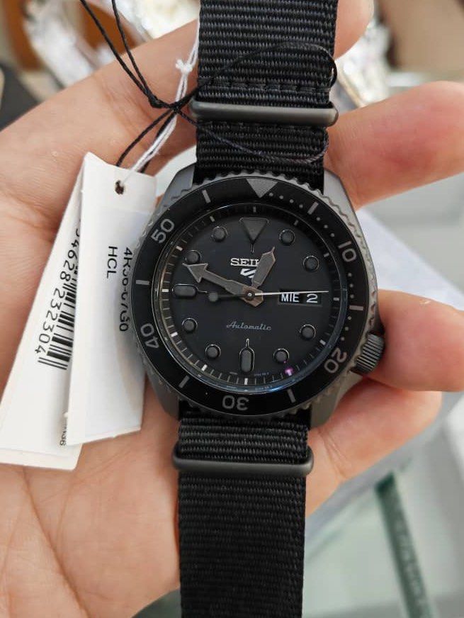 All black seiko 5 discount