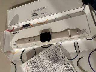 Apple Watch Series 8 41MM Starlight M/L Complete Set with Free Straps