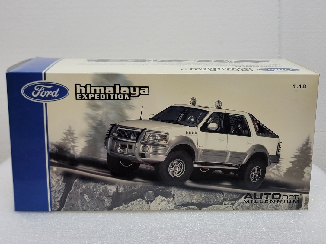 Autoart 1/18 Ford EXPEDITION himalayaフォード