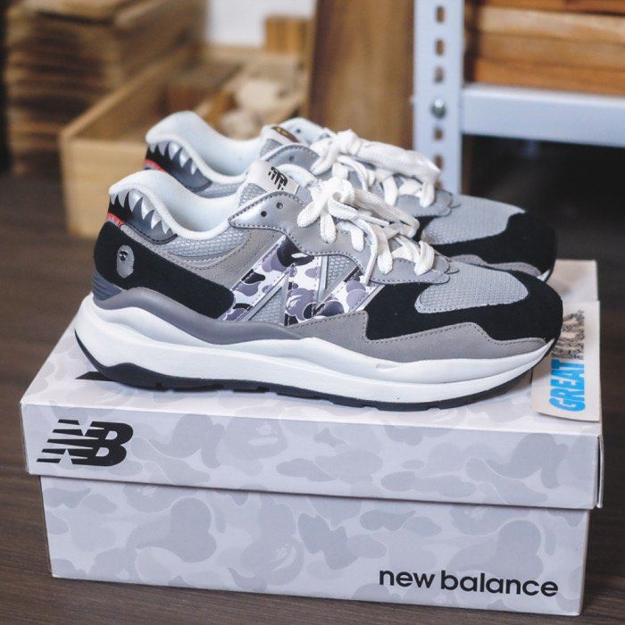 Bape x New Balance 5740 Grey, 他的時尚, 鞋, 運動鞋在旋轉拍賣