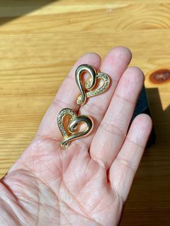 Big vintage screw-type heart earrings
