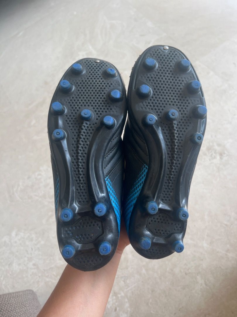 Boys football boots best sale size 2.5