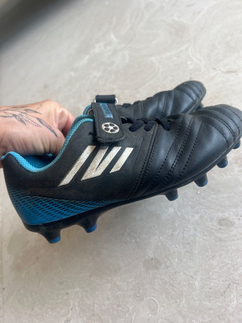 Boys football boots size 2.5 new arrivals