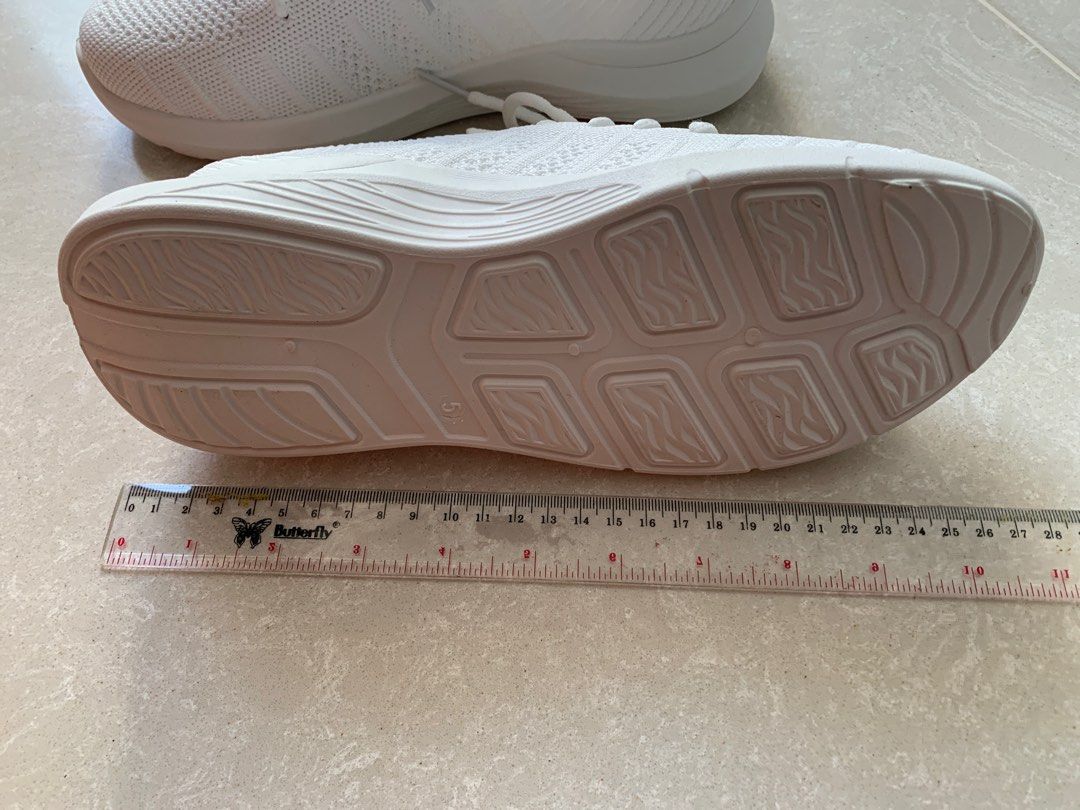 Brand New Bata white shoes Women s Fashion Footwear Sneakers on