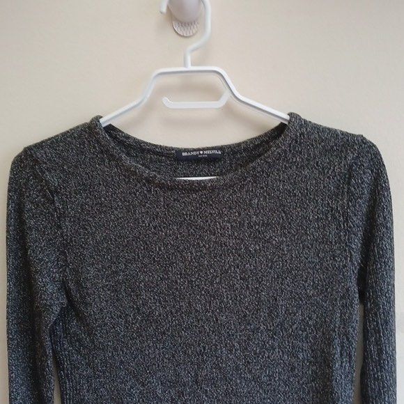 Brandy Melville - Long Sleeved Grey Ribbed Brandy Top on Designer Wardrobe