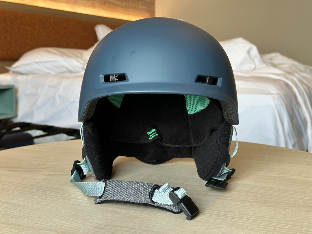 Burton anon helmet rodan XL, 運動產品, 其他運動配件- Carousell