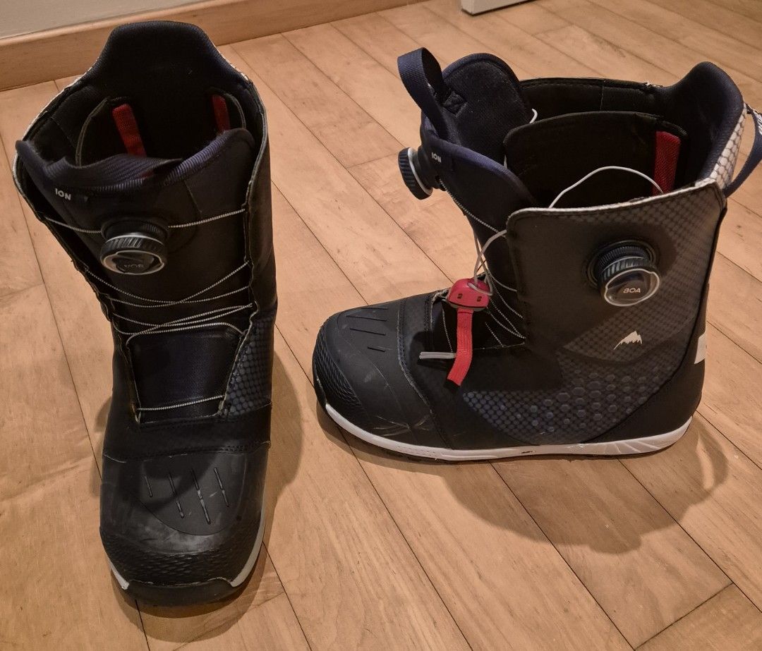 Burton Ion Snowboard Boots 10.5M Sports Equipment Other Sports