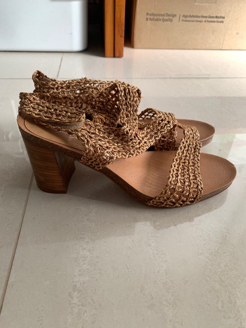 Chic heels cheap