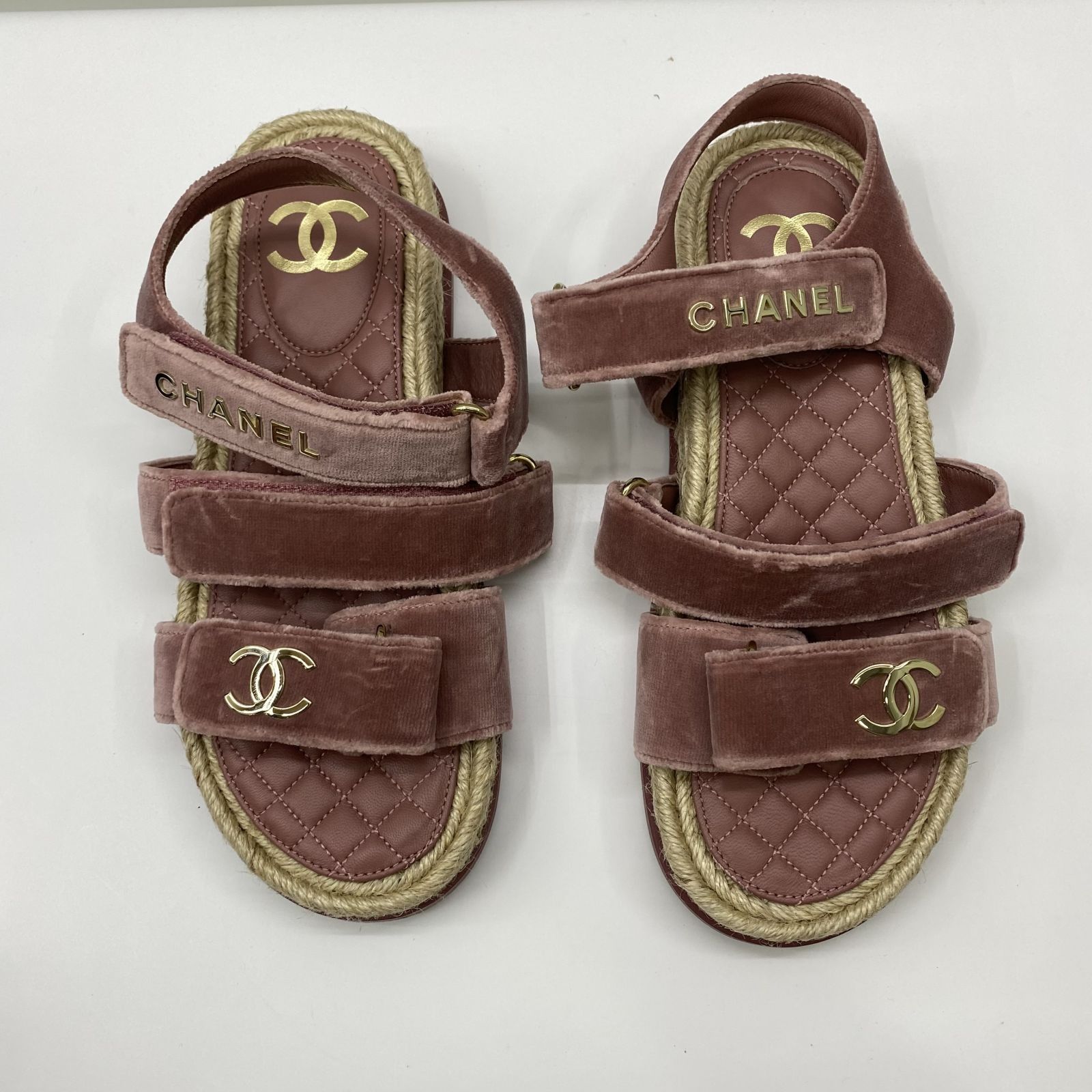 Pink fur chanel slides deals