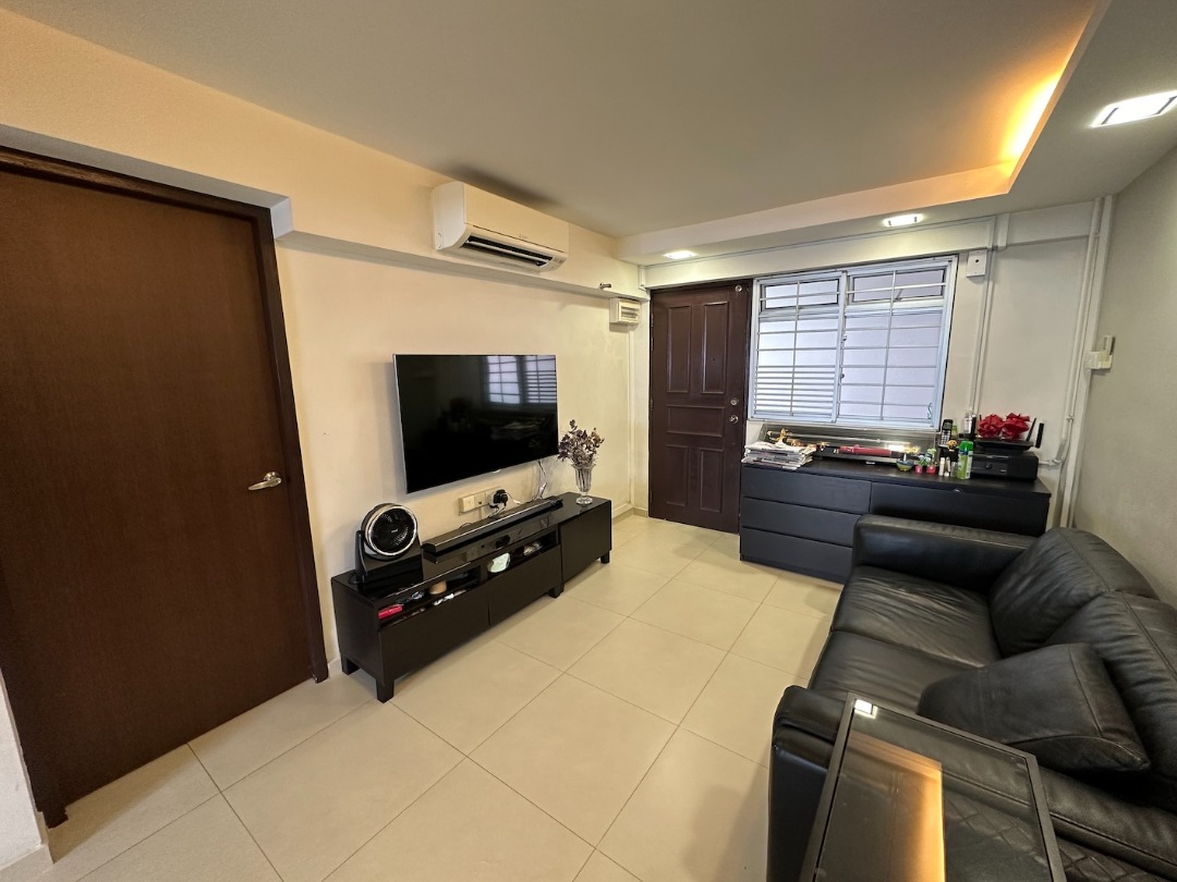 (Category: ) located in . Submitted by fitspo.sg (Listing ID 1284905642, Image 1). Description: .
