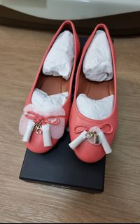 (Category: ) located in . Submitted by lizalovestoshop (Listing ID 1284836488, Image 1). Description: .