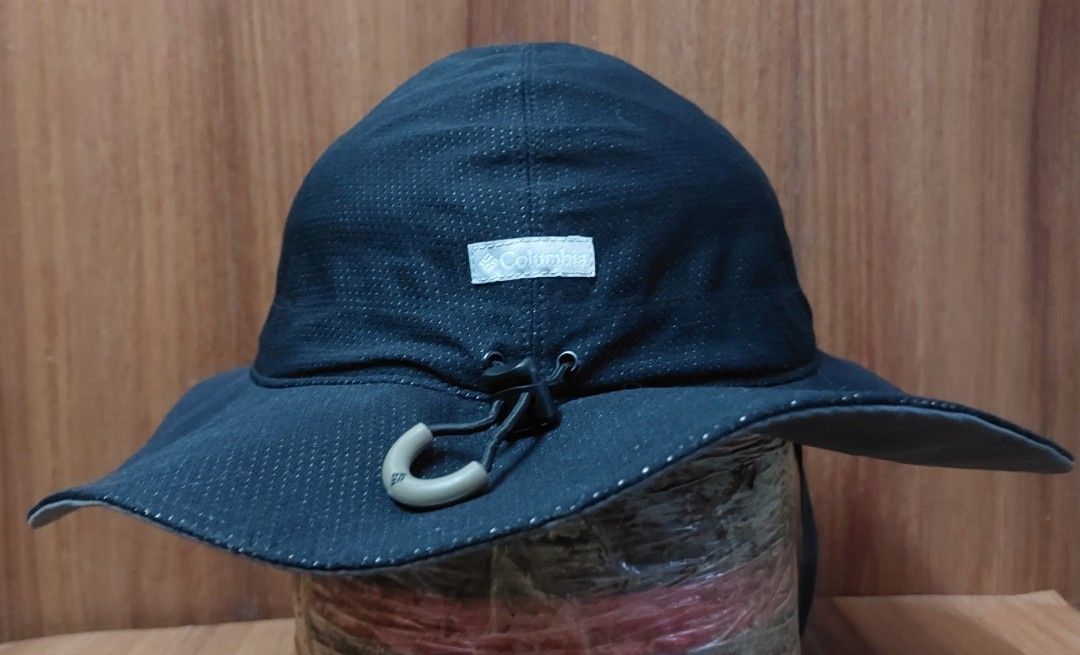 Columbia outdoor bucket hat, Men's Fashion, Watches & Accessories, Cap &  Hats on Carousell