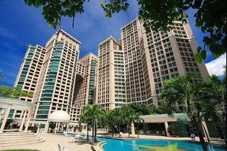 Condo for sale in Unit 1102, 11/F, Building B, Renaissance 300, Renaissance Center, Meralco Ave., Brgy. Ugong, Pasig City (with parking slot)