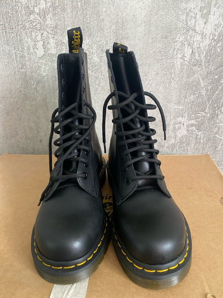 Dr Martens 10092 Black EU39 Carousell