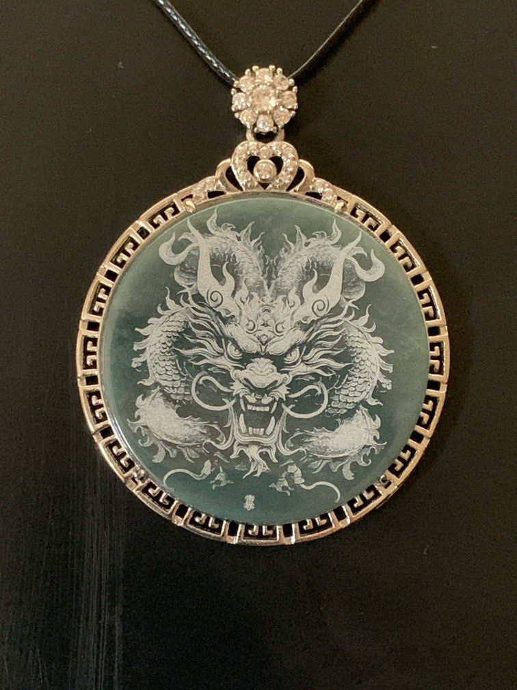 Chinese hotsell dragon pendant