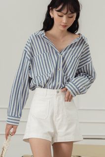 (Category: ) located in . Submitted by wardrobesos (Listing ID 1284947218, Image 1). Description: .