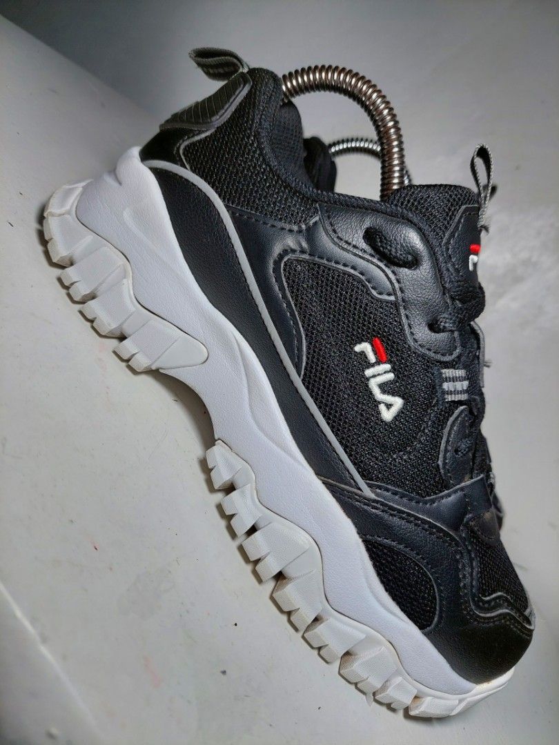Fila sneakers size 5 top