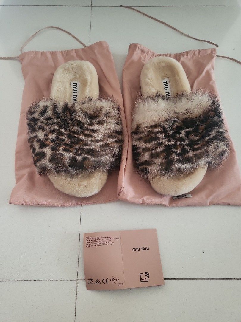 Fur sandal top