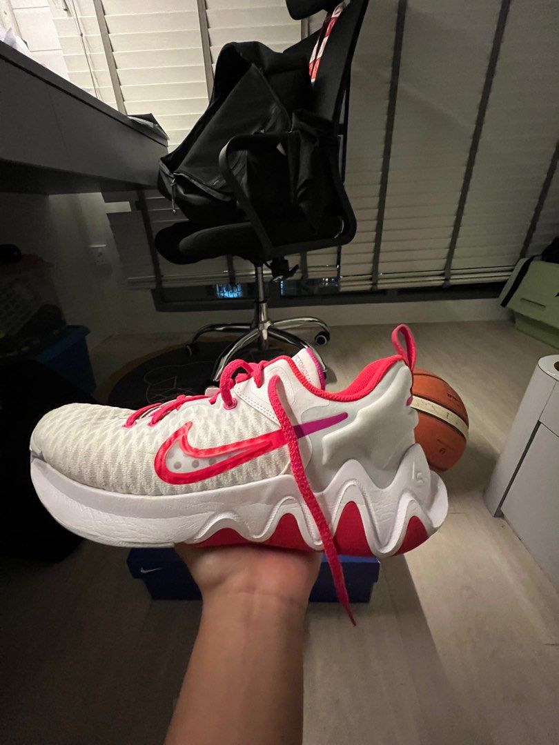 Giannis deals rose shoe