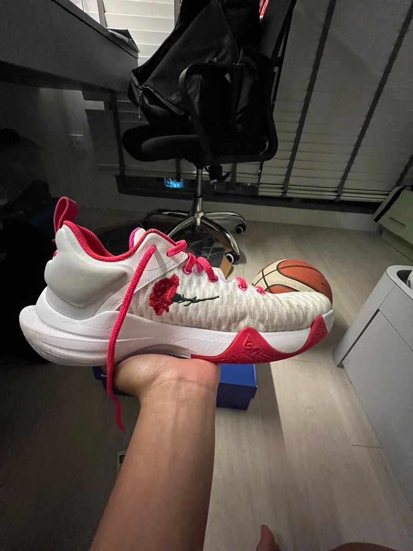 Giannis rose colourway
