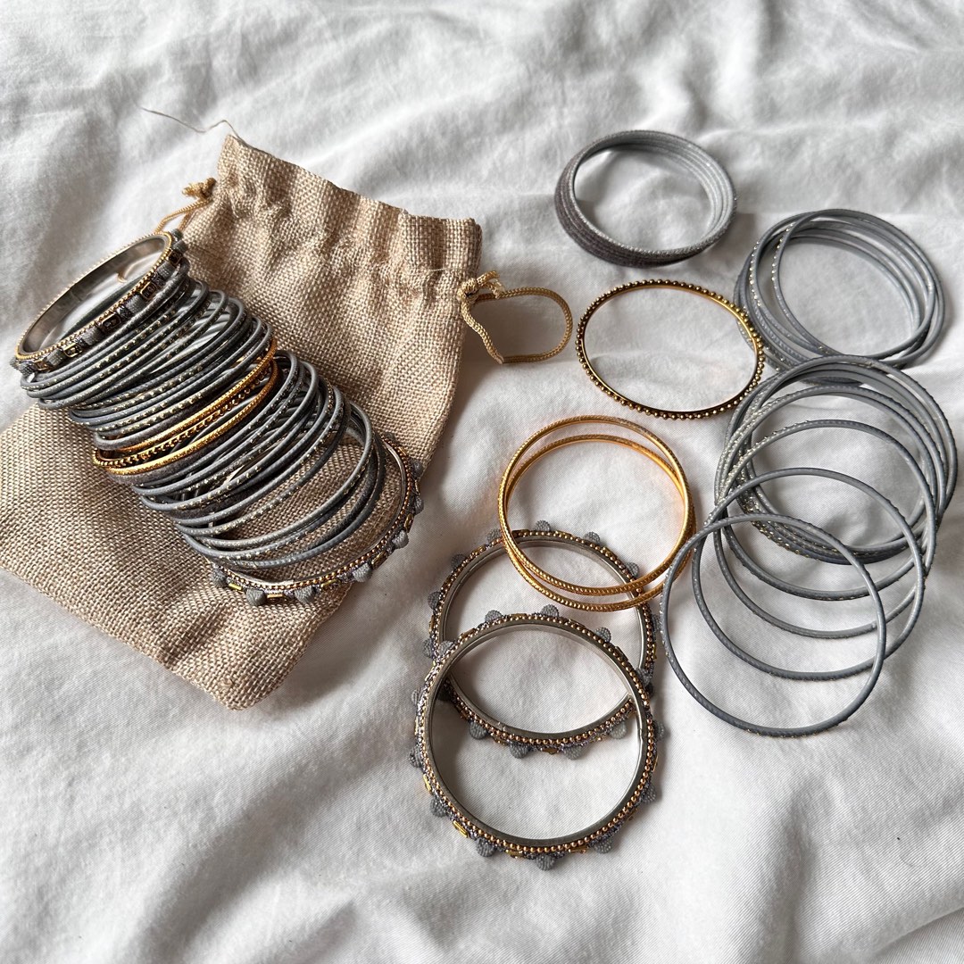 Gold deals kappu bangles