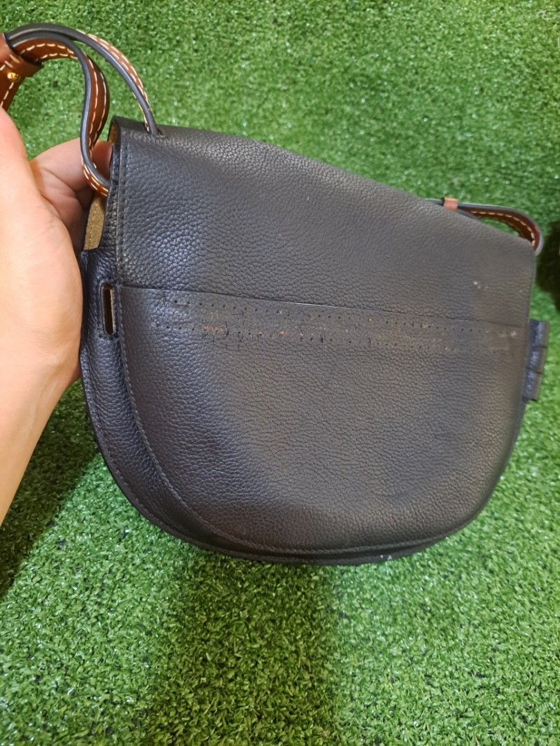 Loewe gate medium bundle (Category: Luxury Bags & Wallets) located in Batangas. Submitted by venus232nd (Listing ID 1284805981, Image 3). Description: prepair nyo nlng c black kya ksama yun mustard na bag.coded c black and genuine leather.wla time magpa ayos.