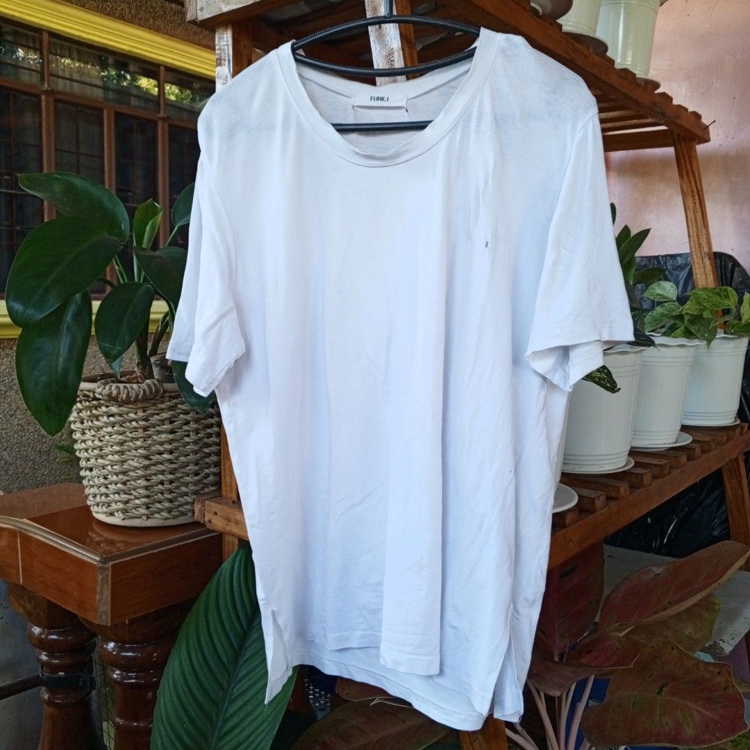 Uniqlo U Crewneck Tee/T-shirt Peach size L, Men's Fashion, Tops & Sets,  Tshirts & Polo Shirts on Carousell
