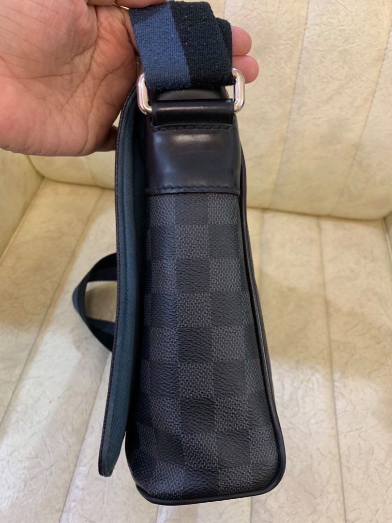 LV Graphite Messenger Bag (Category: Luxury Bags & Wallets) located in Tacloban City. Submitted by luxebagstorebyrgdc (Listing ID 1284926763, Image 3). Description: Rank A-AB+ 8.8/10 With box and provided dustbag 💯 Authentic Money Back Guarantee .