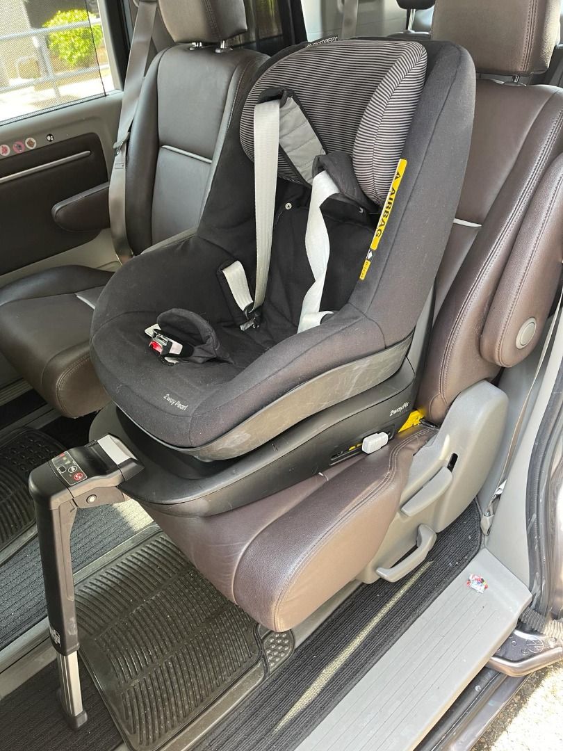 Maxi Cosi 2 Way Pearl & 2 Way Fix Base (isofix), 兒童＆孕婦用品