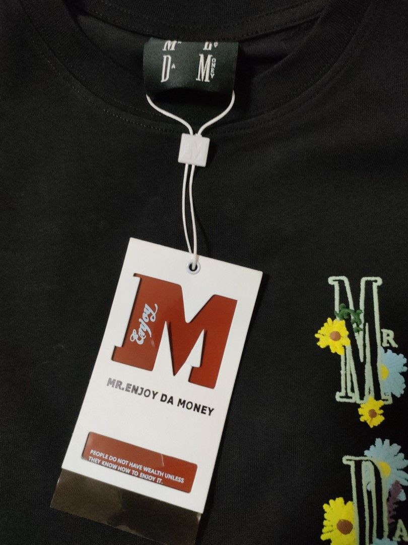 M.E.D.A (Category: Tshirts & Polo Shirts) located in Singapore. Submitted by alloutsale (Listing ID 1284999979, Image 3). Description: brandnew authentic M.E.D.A( Mr Enjoy Da money)black colour with nice logo front n back..size S ptp 55cm n length 70cm.serious buyer only ya.lelong price!!.