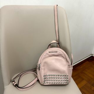 （分類：）位於 。 由 lizzuq 提交（商品編號 1284886040，圖片 1）。簡介： 。