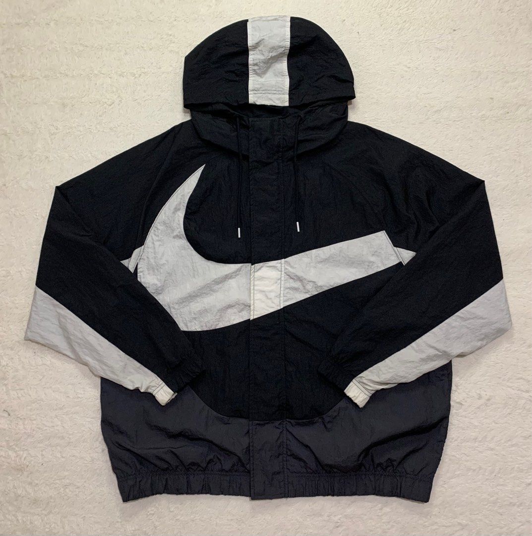 Nike Woven Big Swoosh🖤🤍, Men's Fashion, Coats, Jackets and Outerwear on  Carousell